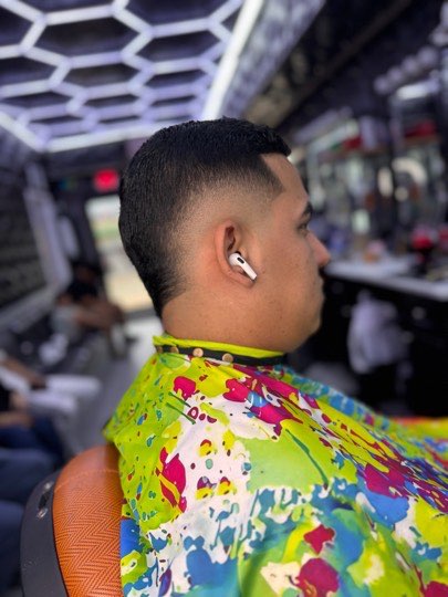 Corte con fade terminado, con el perfilado recto en la nuca