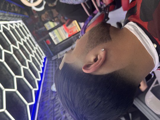 Barba con el tono igualado y el contorno definido